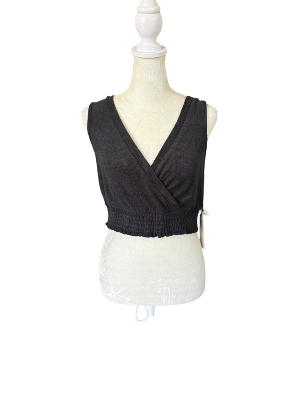 Ocean Drive black sleeveless cropped top crossed v-neck smocked women's size M